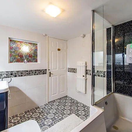 Finest Retreats - Harbour Haven